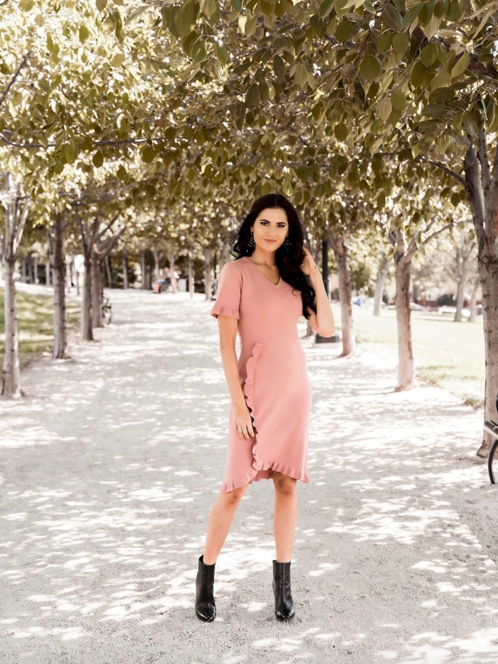 Rachel Parcell Elegant Pink V-Neck Ruffle Midi Dress